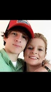 Earlene Wortham's Instagram, Twitter & Facebook