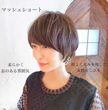 ショート ボブ 再現できるカット タカハシコウヘイ on instagram 大人のショートヘア 顔まわりの毛を 隠そうとして無理に残さず やわらかく切りこめば フェイスラインがぼかせます 切ることでスッキリとして 小顔効果があります ショートヘア