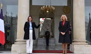 Abrazo a alma, a sus hijos, a los moneros, a sus simpatizantes y amigos. La Mision Diplomatica De Gutierrez Muller En Europa Capital 21 Noticias