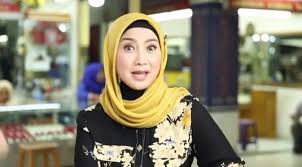 Jangan lupa biar gak ketinggalan. Desy Ratnasari Ungkap Sosok Pria Yang Menjadi Pujaan Hatinya