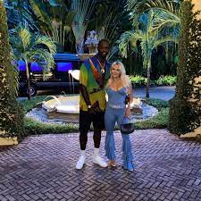 Julius randle, the power forward/center from dallas, texas who was born and nurtured by his mother carolyn kyles who also played basketball in texas is a devout. Julius Randle Wiki 2021 Girlfriend Salary Tattoo Cars Houses And Net Worth