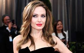 Symptoms of bell's palsy come on suddenly. Bell S Palsy Angelina Jolie On Her Diagnosis And Dealing With Facial Paralysis Thespec Com