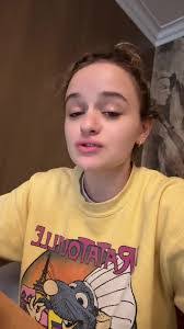 Joey Bean's Instagram, Twitter & Facebook