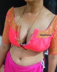 Ilanti Aunty dorikithe ika rooju kummude : rGadhilo_Nidhulu