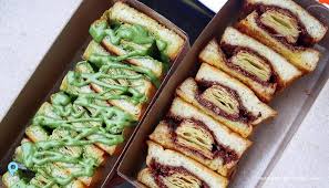 The price is reasonable and the range of food is quite okay. Beda Intip Uniknya Roti Bakar Crunchy Pastry Di Cileungsi