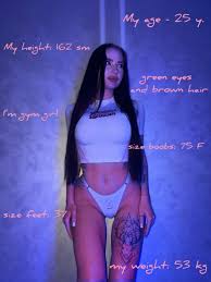 _moon_girl_18 Cam Model Profile | Stripchat