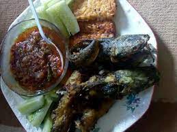Resep Pecel Lele Ala Pinggir Jalan Oleh Desi Zara Recipe Resep Bawang