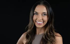 Haley Farr's Instagram, Twitter & Facebook