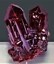 Proustite Minerals And Gemstones Crystals Minerals Rocks And Gems