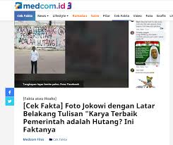 Kini edit atau mengubah latar belakang foto sangat mudah dengan 4 cara mengganti background foto secara online otomatis dan tanpa aplikasi. Salah Foto Jokowi Dengan Background Tulisan Karya Terbaik Pemerintah Adalah Hutang Wartakita Id