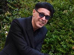 Direttore d'orchestra, pianista, bosso era un uomo che amava la vita, anche se la sua non è stata semplice, vita si è spenta a 48 anni. Ezio Bosso Su Rai3 La Musica Puo Lenire Il Dolore Corriere It