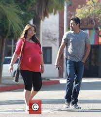 Kovalev (2019) and los golden boys (2015). Oscar De La Hoya Retired Professional Boxer Oscar De La Hoya Christmas Shopping With His Heavily Pregnant Wife 1 Picture Contactmusic Com