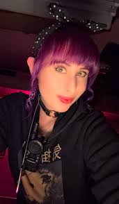 Who doesn't like a good bathroom selfie🤣. Good seeing everyone!