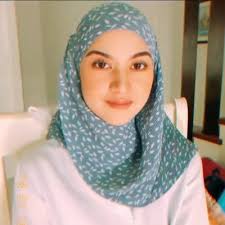 Menerusi foto tersebut yang telah dimuat naik itu, mira dirakam 'berwefie' bersama heronya dalam sweet dream, ben amir yang mendukung watak sebagai qash adam menerusi drama rantaian berkenaan. Lisa Surihani On Twitter Hey Hey Gais Ben Amir Tu Mmg My Brother La U Didn T Know Eh Hewhewhew