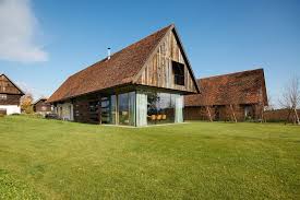 House P En Autriche Par Gangoly Kristiner Architekten Grange Renovee Petite Maison Bois Maison D Architecture