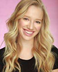 4 TOP Casting Directors to Follow:⁣⁣ ⁣⁣ (𝘢 𝘴𝘦𝘳𝘪𝘦𝘴 𝘧𝘰𝘳 𝘺𝘰𝘶  𝘸𝘩𝘰 𝘭𝘰𝘷𝘦 🎬𝘢𝘤𝘵𝘪𝘯𝘨)⁣⁣ ⁣⁣ ALL MY ACTING FRIENDS out there- this  is FOR YOU!⁣⁣ ⁣⁣ 𝘏𝘦𝘺𝘺𝘺𝘺𝘺 I spent months researching some