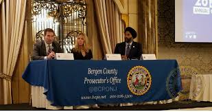 Discussion New Challenges For Teens Kids In Digital Age Pascack Press Northern Valley Press