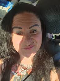 I got my eyebrows tattoo d and he did them way to thick they look horrible  i was wondering if somwone can put like put tan and white to reshape them .