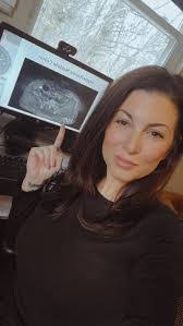 Sara Tye's Instagram, Twitter & Facebook