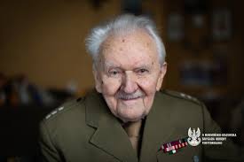 Weteran wojny awansowany. Walczył u boku patrona warmińsko-mazurskich  terytorialsów : Radio Olsztyn