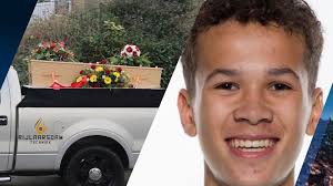 Honderden mensen nemen afscheid van Stanley (14) die omkwam bij ski-ongeluk 