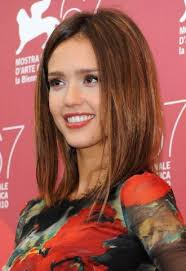 Jessica alba has a new look, and it's an adorable bob that looks like a blast from the past. Jessica Alba Medium Straight Brunette Bob Hairstyle Hairstyles Weekly