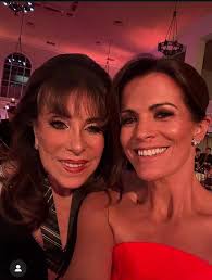 Young and the Restless stars ミCQCCINCES 도지00 CIENCES DITIIV WINE Nasus Т T  ខ្ញ Rose, RBON