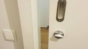 Bei rumpfinger bauen wir türen und fenster nach maß im großraum münchen. Tur Zum Badezimmer Schiebetur Raumspartur Turen U Fenster Fragen Rund Ums Bauen Frag Die Experten