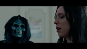 The town is a 2010 crime drama directed by and starring ben affleck as a boston bank robber who begins to have feelings for a victim of one of his earlier heists. Bank Robbery The Town 2010 Youtube