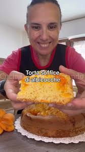 La torta di albicocche è perfetta per questa stagione. L’albicocca è un  frutto estivo molto saporito. Se ben maturo dona alla torta un sapore  davvero squisito. Se amate le albicocche vi consiglio di ...