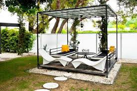 Kleingarten Stilvolle Terrasse Uberdachung Pergola Sitzgelegenheiten Im Freien Sitzgelegenheiten Terrassen Ideen