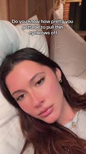 The Beauty of 90's Thin Eyebrows: Trends and Tips