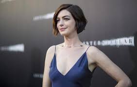 It stars matthew mcconaughey, anne hathaway, jessica chastain, bill irwin, ellen burstyn, john lithgow. Interstellar Premieres In Hollywood 3 Chinadaily Com Cn