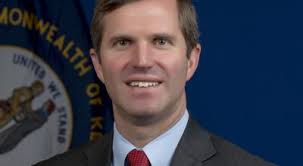 Stephen Rolfe Powell exhibit details the creative arc of a master  glassblower