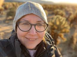 Ann Bartek's Instagram, Twitter & Facebook