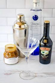 Salted caramel baileys white russian is a delicious cocktail made with salted caramel sauce, sea salt, vodka, coffee liqueur, half 'n' half and bailey's salted caramel served on ice. Easy Salted Caramel Martini For Dessert In A Glass Coastal Wandering