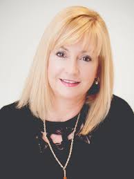 Nancy Klinck's Instagram, Twitter & Facebook