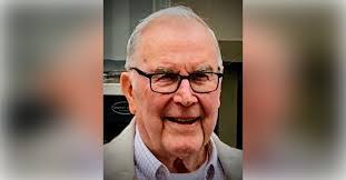 Donna Farr's Instagram, Twitter & Facebook