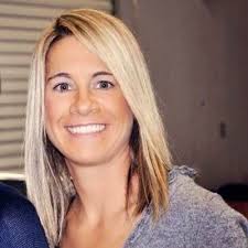 Lisa Allee's Instagram, Twitter & Facebook