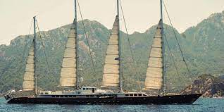 Ce dernier décide donc de tout mettre en place pour les réaliser. Video Le Phocea L Ancien Yacht De Bernard Tapie A Coule Au Large De La Malaisie