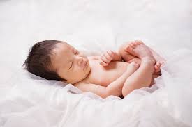 What S The Difference Between Newborn 1 2 Months Baby Photoshoot