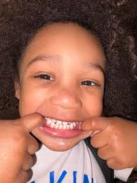 can someone pls photoshop some grills