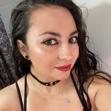 Anahi Buenrostro's Instagram, Twitter & Facebook