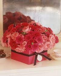 We'd be lying if we said we didn't delight in receiving a beautiful bouquet. 25 Flower Decoration Ideas For Valentine S Day Valentinstag Dekoration Valentinstag Blumen Valentinstag Ideen