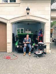Edmonton oilers captain connor mcdavid will be out two to three weeks with an injured quadricep that's the same leg with the knee that mcdavid badly injured late season slamming into a goalpost at. Connor Mcdavid On Twitter Funny Day Shooting With Canadiantire New Spot Coming Soon Offseason Mechanic