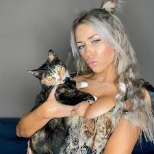 Promote with Annalise Mishler | Instagram, TikTok & UGC Influencer |  Collabstr