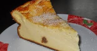 Prăjitura cu crema de brânza și budinca este o prăjitura cu straturi care se combina perfect: Ingrediente 1kg G Branza De Vaci 6 Linguri Faina 1 Plic Praf De Budinca De Vanilie Cooking Recipes Food Food And Drink