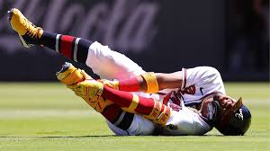 Leaves game with knee injury (updated) new, 100 comments. Ronald Acuna Jr Suffers Ankle Injury After Awkwardly Landing On First Base Braves Star Day To Day Newsopener