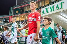 Guus til (born 22 december 1997) is a dutch footballer who plays as a central attacking midfielder for german club sc freiburg. Guus Til Maakt In Blessuretijd Winnende Goal Voor Spartak Moskou Buitenlands Voetbal Ad Nl