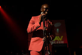 De groep genaamd kassav' geeft gestalte aan de zoukmuziek aan het begin van de jaren '70. Kassav And Jozi S Love For Zouk